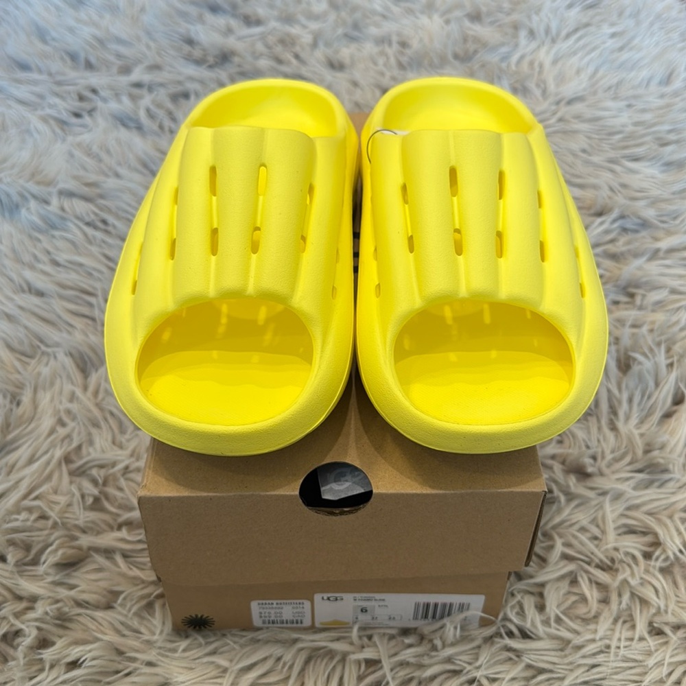 NWB UGG Foamo Slide EVA Rubber 1136880 Sunny Yellow Sandal Comfy